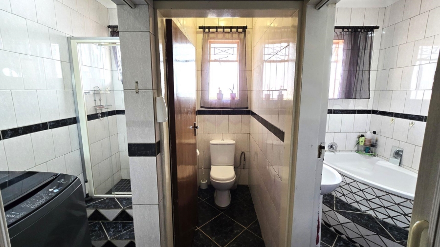 3 Bedroom Property for Sale in Bloemfontein Free State